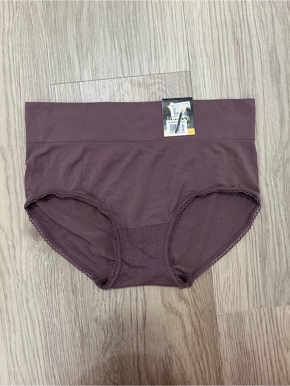 Wacoal Feeling Flexible Full Brief Panty Small Huckleberry Seamless NWT 875332